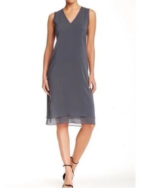 Vince V Neck Silk Midi Dress in Gray Size S
